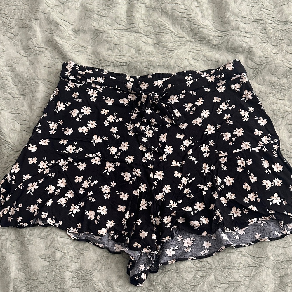 Elegant Floral High Waist Women's Shorts